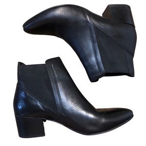 House of Harlow Gwendolyn Black Leather Ankle Boots Size 39 / 9